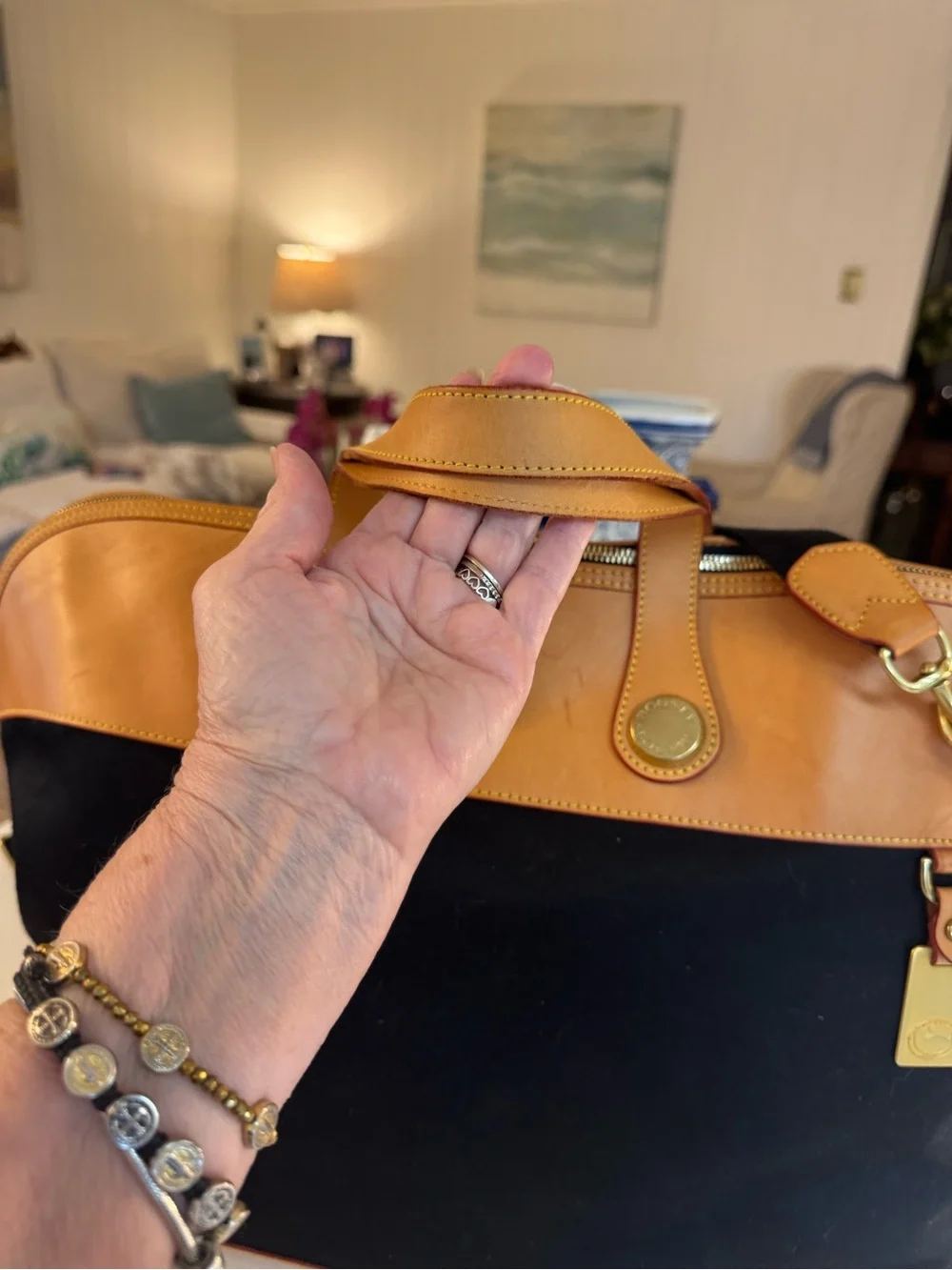 🖤💛 VINTAGE DOONEY AND BOURKE CABRIOLET WEEKENDER! - Picture 6 of 16